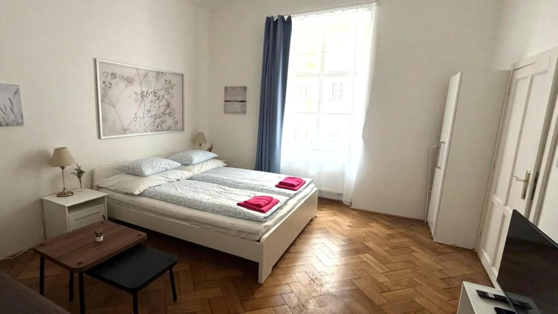Side Street Apartments Prag