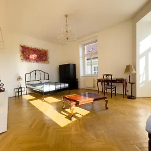 Apartment Center Of 369, Prag