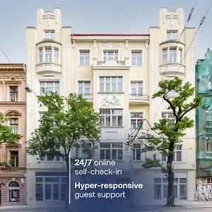 Apartment Turnkey I Charles Square, Prag