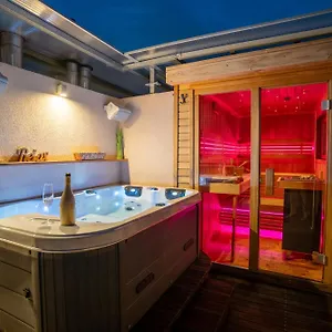 Apartment Luxury Rooftop With Fantastic Views, Prag